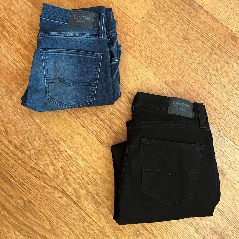 2 pairs of Levi’s Denizen men’s jeans (one black one blue) size 32x30